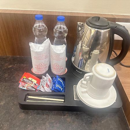Hotel Amritsar International 2 Min Walk From Amritsar Bus Stand ภายนอก รูปภาพ