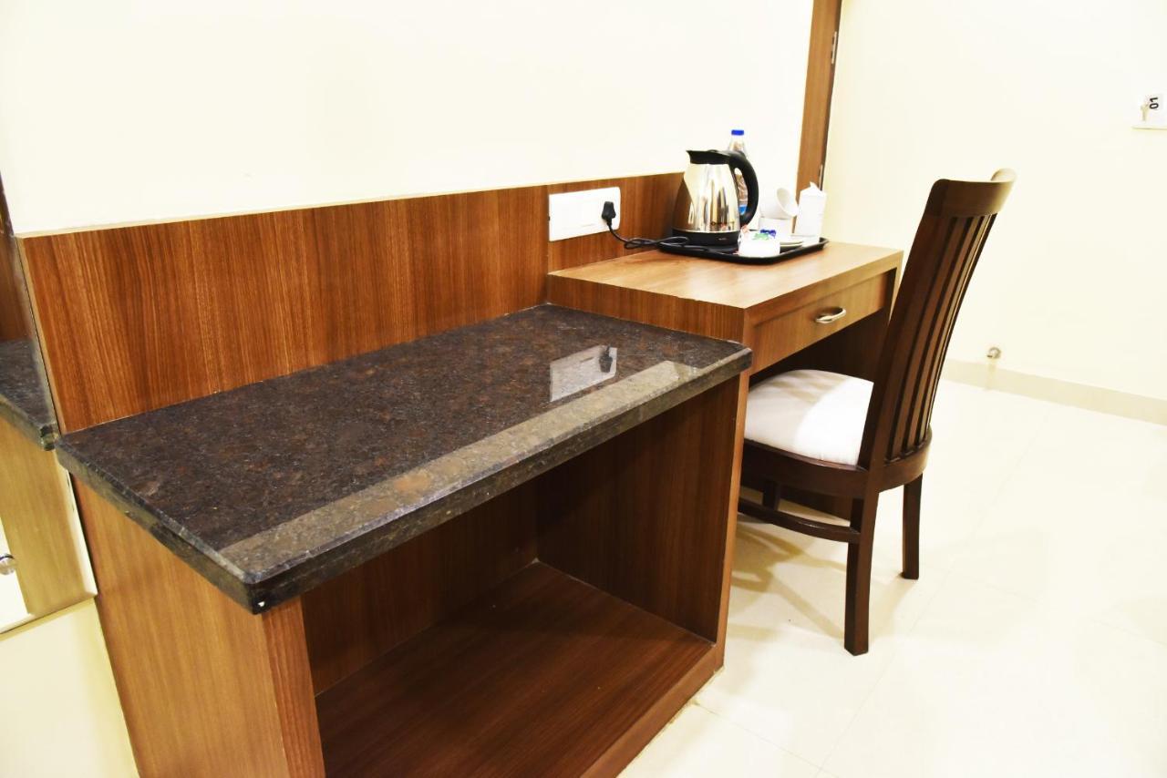 Hotel Amritsar International 2 Min Walk From Amritsar Bus Stand ภายนอก รูปภาพ