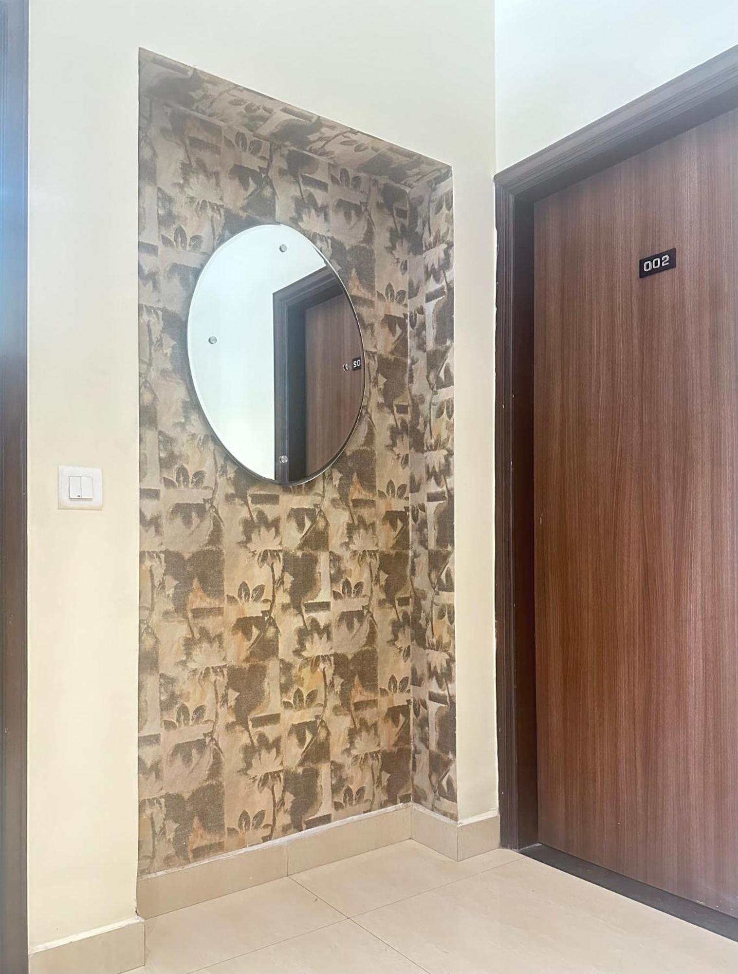 Hotel Amritsar International 2 Min Walk From Amritsar Bus Stand ภายนอก รูปภาพ
