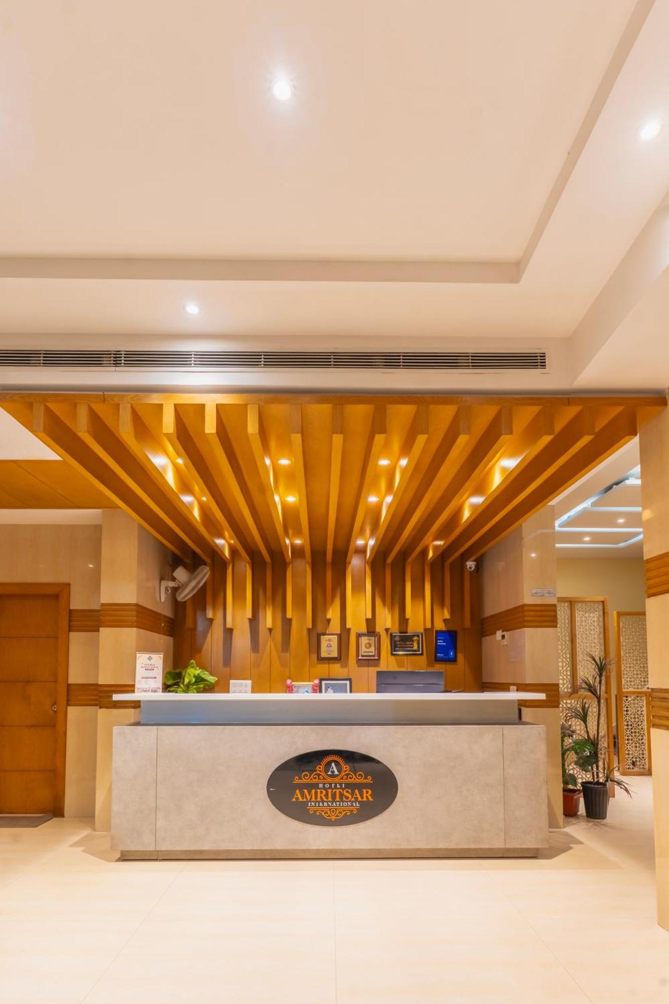 Hotel Amritsar International 2 Min Walk From Amritsar Bus Stand ภายนอก รูปภาพ