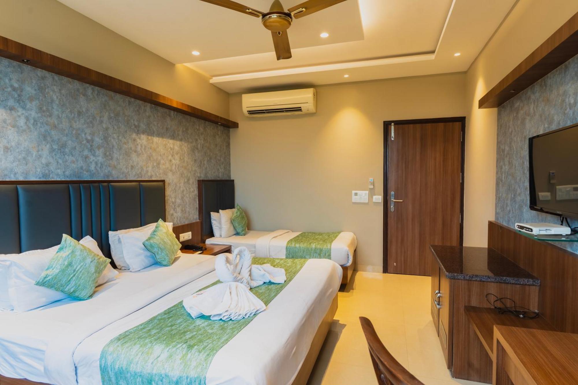 Hotel Amritsar International 2 Min Walk From Amritsar Bus Stand ภายนอก รูปภาพ