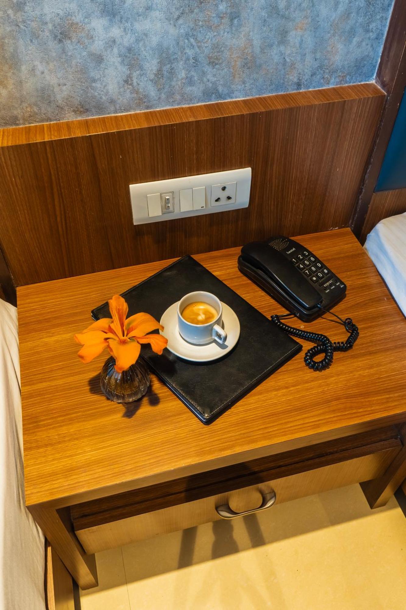 Hotel Amritsar International 2 Min Walk From Amritsar Bus Stand ภายนอก รูปภาพ